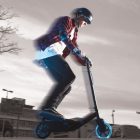 Самокат NEON Flyer N101026 Black-Blue 3 Самокат NEON Flyer N101026 Black-Blue 3