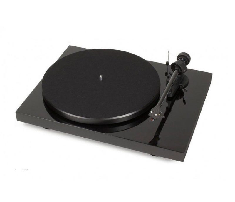 Pro-Ject Debut III DC OM5e Piano